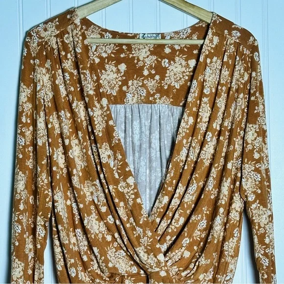FREE PEOPLE Turnt Surplice Bodysuit in a copper floral print Medium NWT - Picture 6 of 11